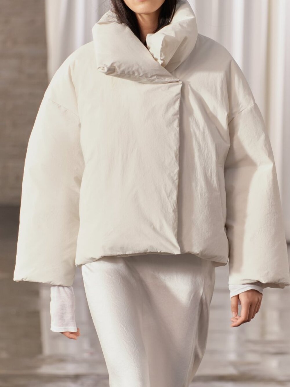 ZARA S Ivory Oversized Cropped Puffer Jacket $129